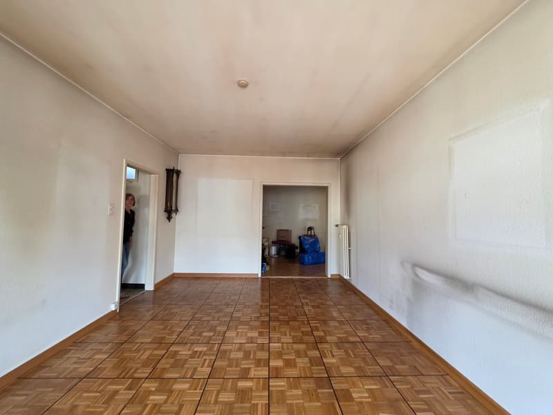 Grosszügige, helle 2-Zimmer-Wohnung, an zentrale Wohnlage (6)