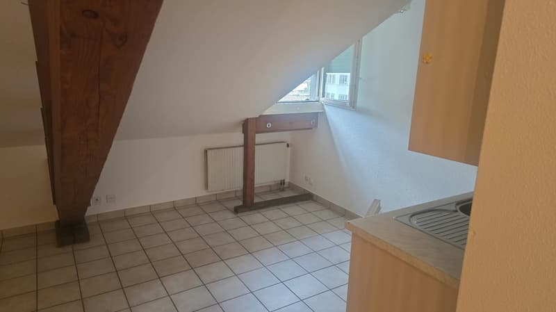 Studio fonctionnel au 4ème étage à Sion, disponible immédiatement (4)
