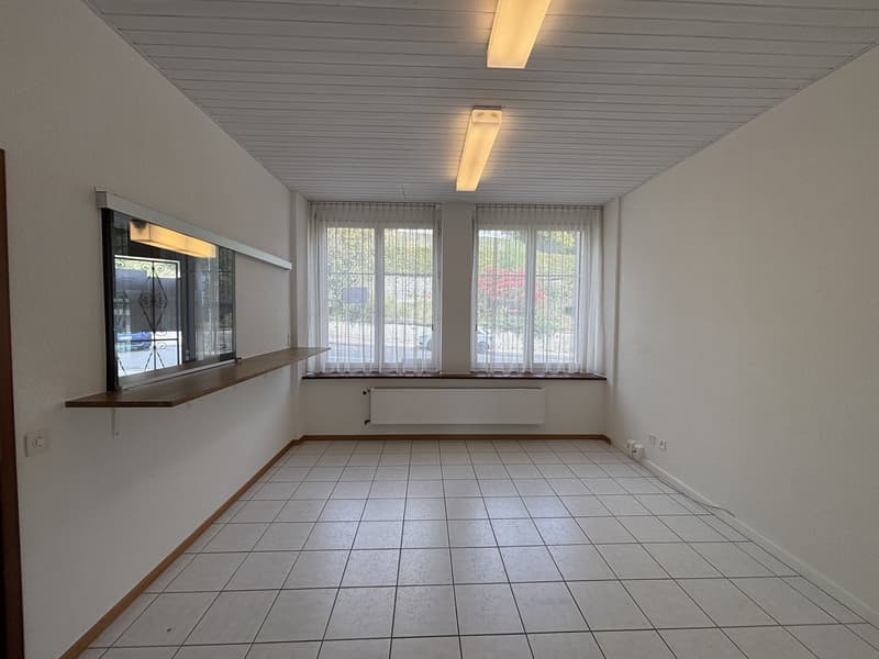 À LOUER – Local commercial / bureaux avec excellente situation à Tramelan (8)