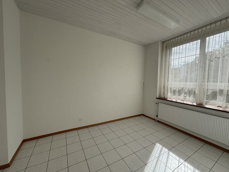 À LOUER – Local commercial / bureaux avec excellente situation à Tramelan (15)