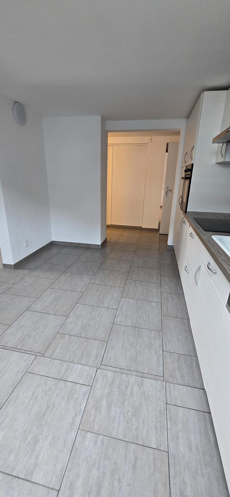 Appartement de 3 pièces à louer au Locle – disponible immédiatement (4)