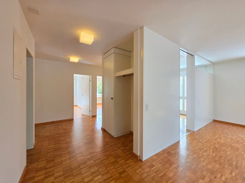 Gut gepflegte 4.5 Zimmerwohnung mit Balkon und schöner Aussicht! (16)