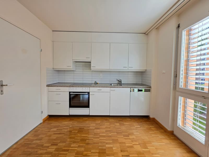 Gut gepflegte 4.5 Zimmerwohnung mit Balkon und schöner Aussicht! (4)