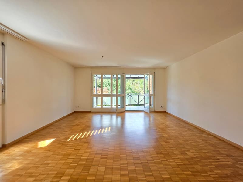 Gut gepflegte 4.5 Zimmerwohnung mit Balkon und schöner Aussicht! (10)