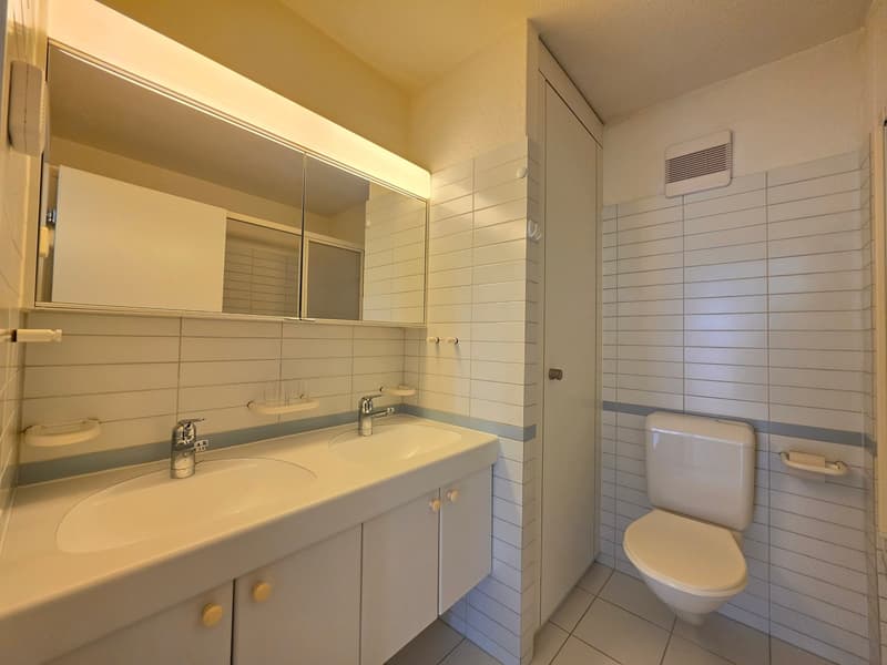 Gut gepflegte 4.5 Zimmerwohnung mit Balkon und schöner Aussicht! (7)