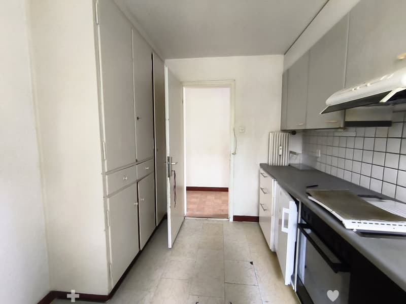 Charmante 3,5-Zimmer-Wohnung mit Balkon ab sofort zu vermieten! (4)