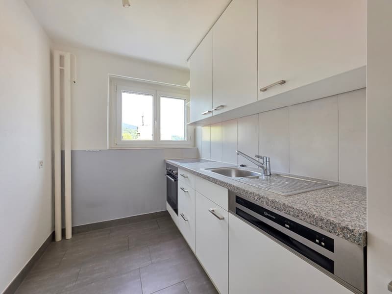 Helle 4-Zimmer-Wohnung mit Balkon ab sofort (3)