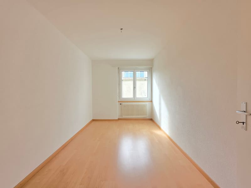 Helle 4-Zimmer-Wohnung mit Balkon ab sofort (11)