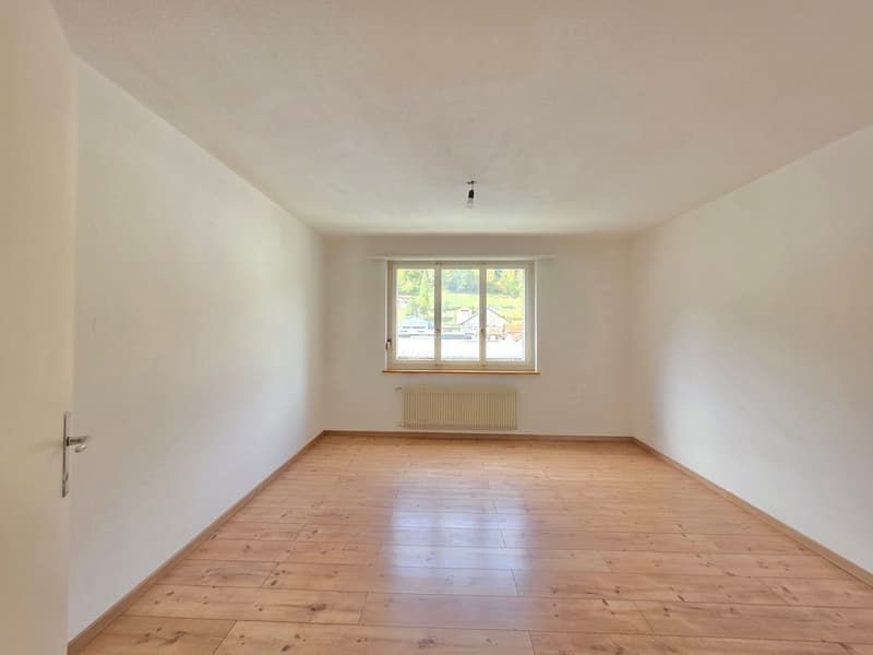 Helle 3.5-Zimmer-Wohnung mit Balkon und Aussicht in Thusis (13)