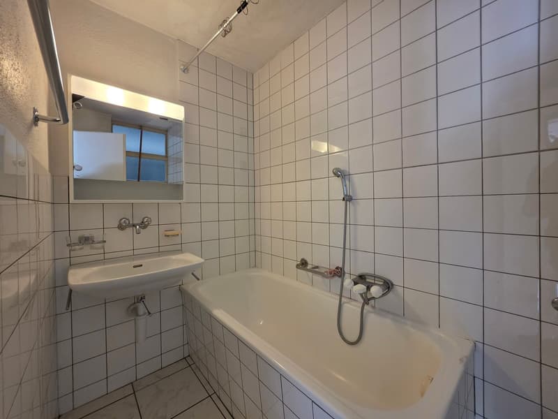 Helle 3.5-Zimmer-Wohnung mit Balkon und Aussicht in Thusis (6)