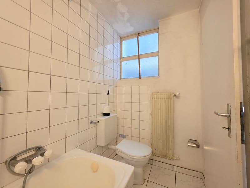 Helle 3.5-Zimmer-Wohnung mit Balkon und Aussicht in Thusis (8)