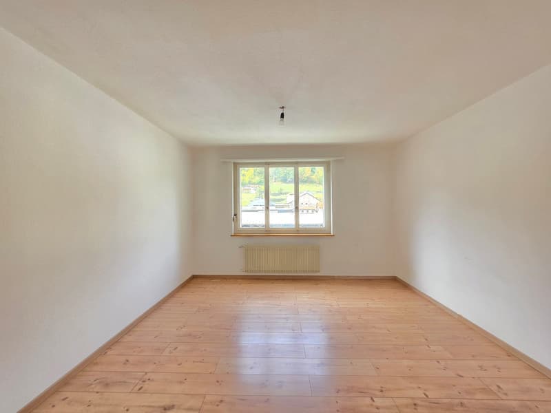 Helle 3.5-Zimmer-Wohnung mit Balkon und Aussicht in Thusis (12)