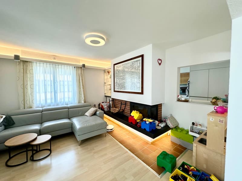 Stilvolle 4-Zimmer-Altbauwohnung mit Balkon in Zürich-Oerlikon (5)
