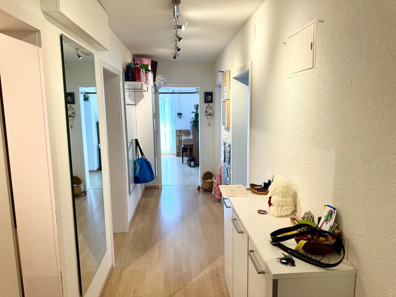 Grosszügige 4-Zimmer-Altbauwohnung in Zürich-Oerlikon (6)