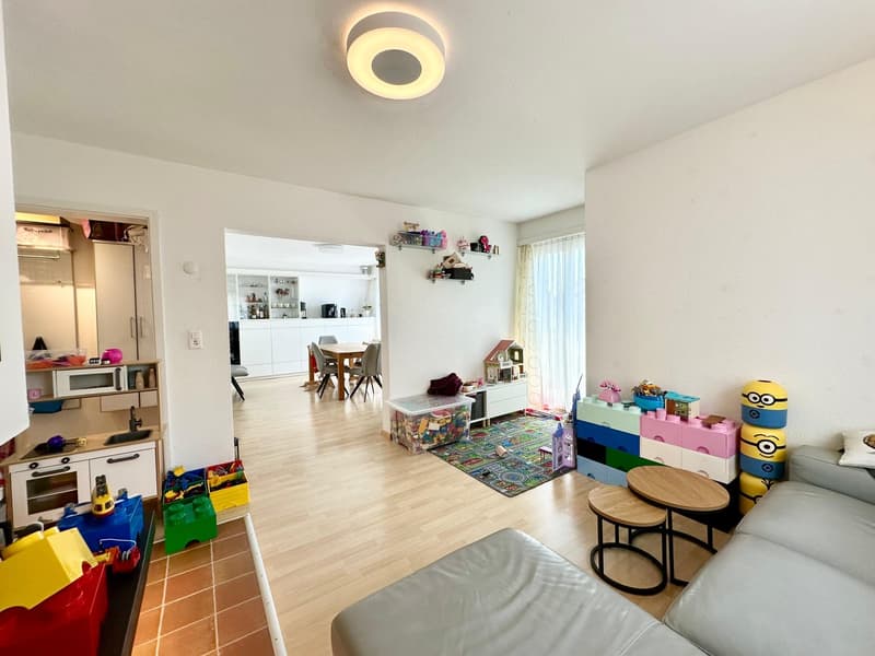 Grosszügige 4-Zimmer-Altbauwohnung in Zürich-Oerlikon (4)