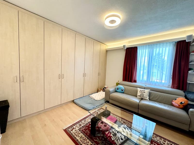 Grosszügige 4-Zimmer-Altbauwohnung in Zürich-Oerlikon (5)