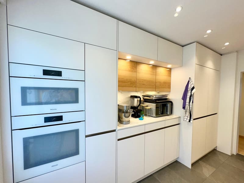 Grosszügige 4-Zimmer-Altbauwohnung in Zürich-Oerlikon (8)