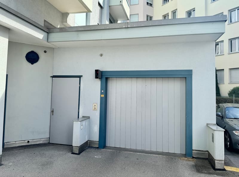Garagenplatz über Autolift (2)