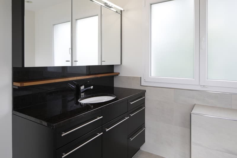 Sonnige, helle Designer-2-Zimmer-Wohnung mit Seesicht (11)