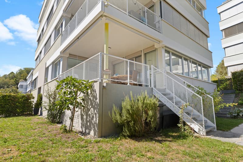 Exklusive und moderne Gartenwohnung mit grosszügigem Sitzplatz