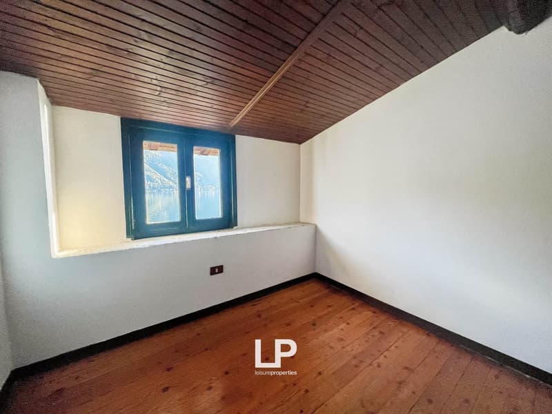 Villa in Valsolda directly on the lake (26)