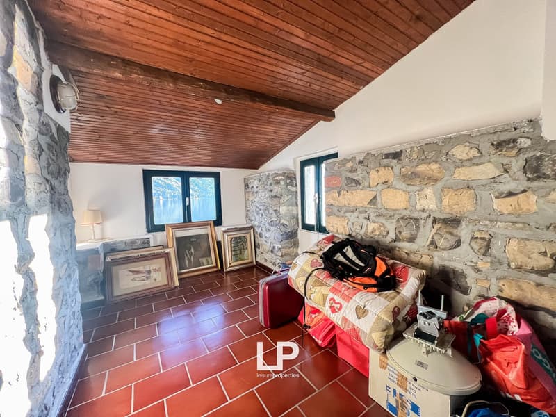 Villa in Valsolda directly on the lake (24)