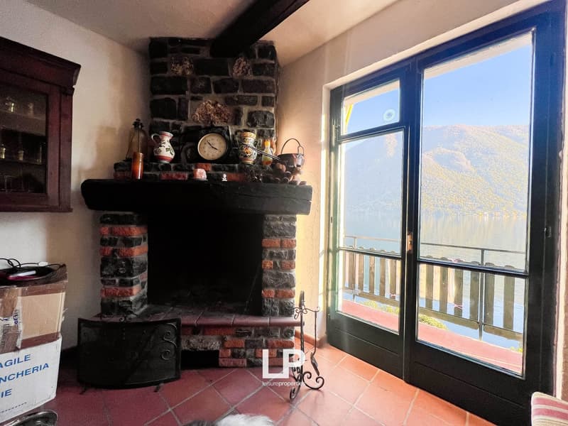 Villa in Valsolda directly on the lake (33)