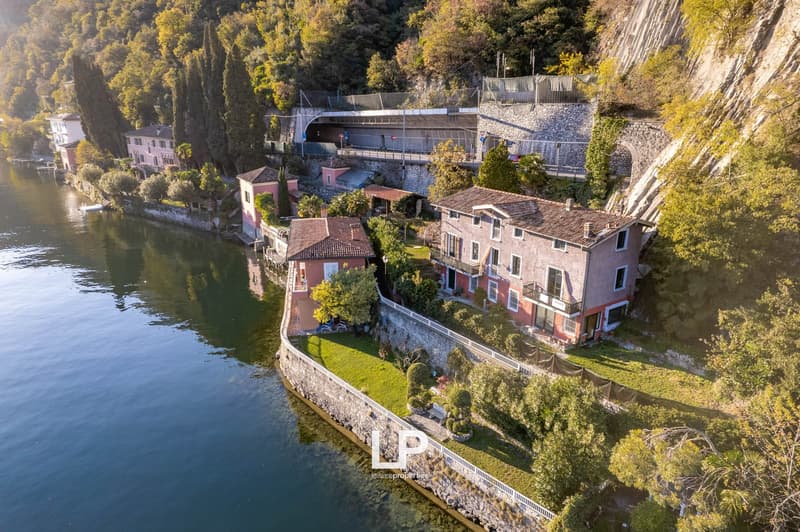 Villa in Valsolda directly on the lake (20)