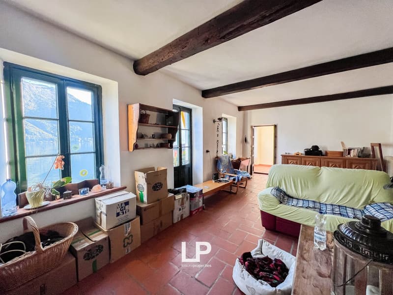 Villa in Valsolda directly on the lake (31)