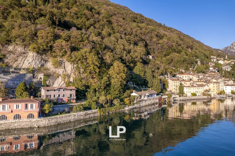 Villa in Valsolda directly on the lake (19)