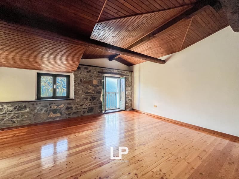 Villa in Valsolda directly on the lake (28)