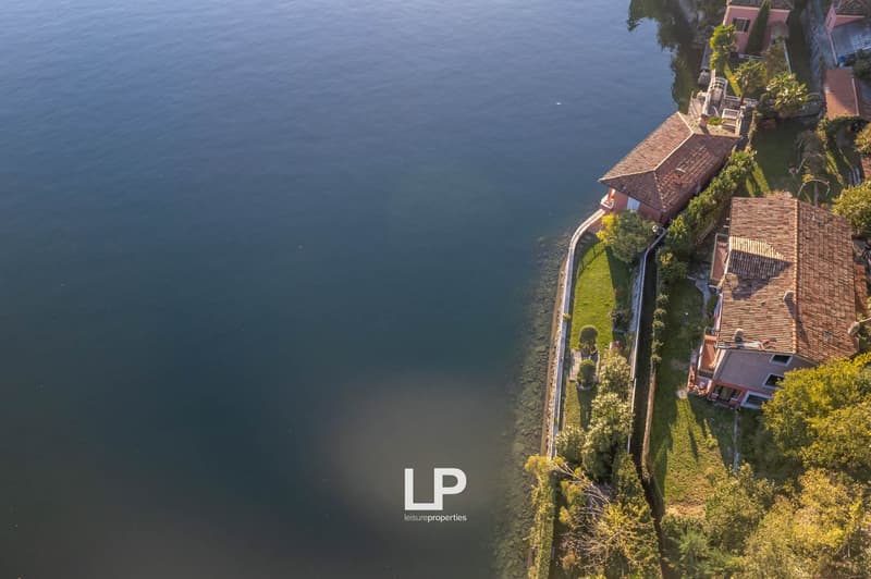 Villa in Valsolda directly on the lake (13)