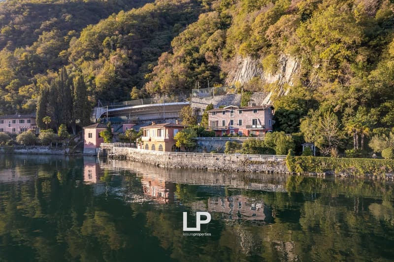 Villa in Valsolda directly on the lake (3)