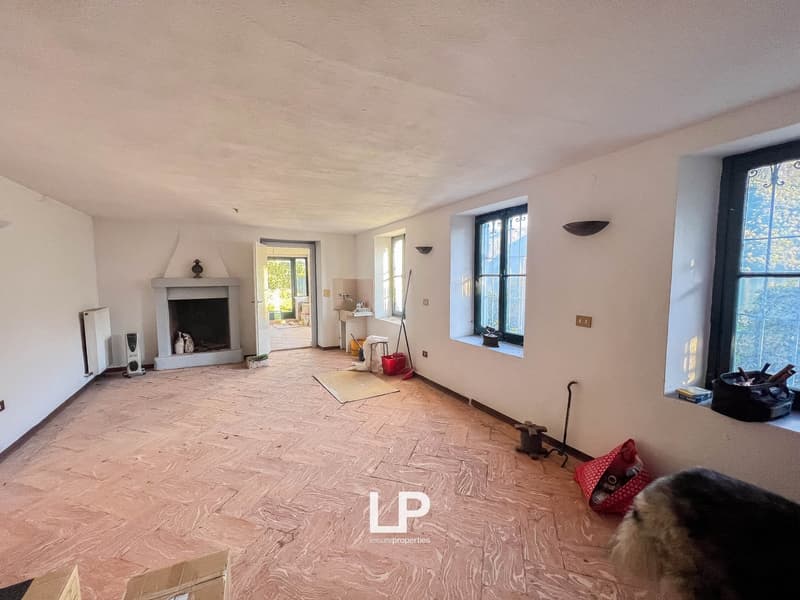 Villa in Valsolda directly on the lake (22)