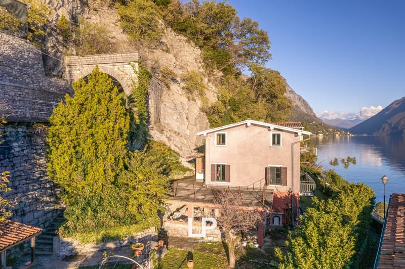Villa in Valsolda directly on the lake (8)