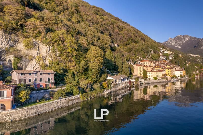 Villa in Valsolda directly on the lake (2)