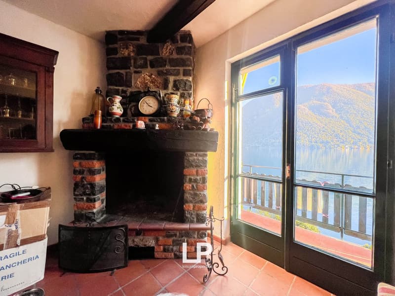Villa in Valsolda directly on the lake (34)
