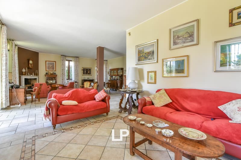 Villa in Lisanza (16)
