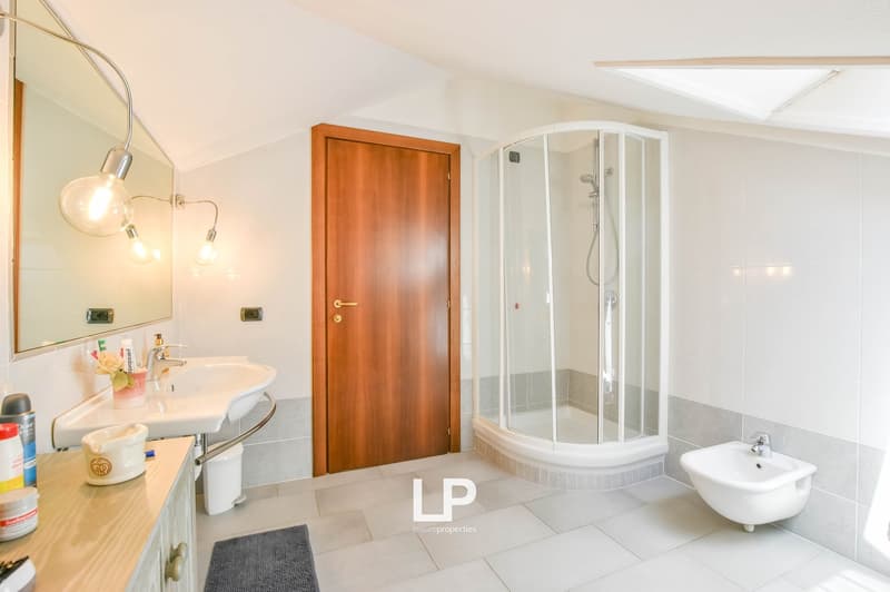Villa in Lisanza (38)