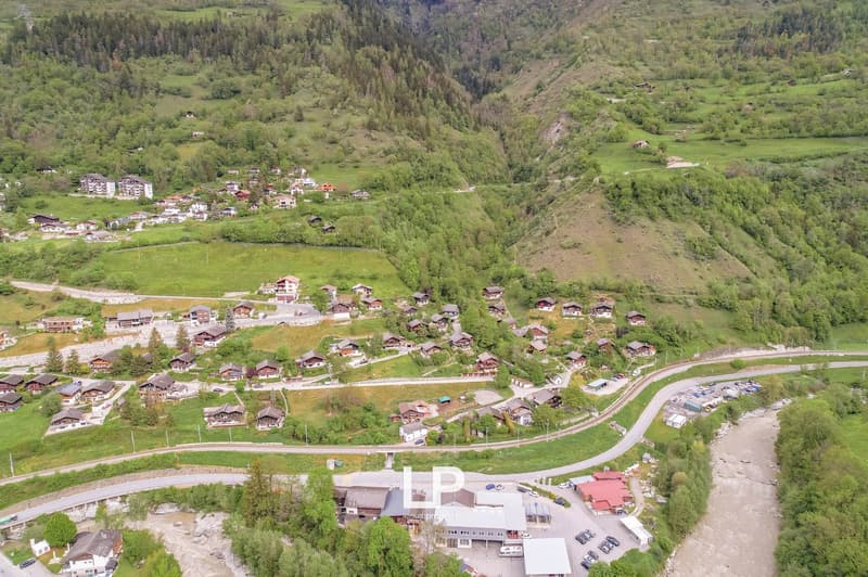 Chalet Castanea is a 5-bedroom chalet in the heart of Mörel-Filet's green nature. (22)