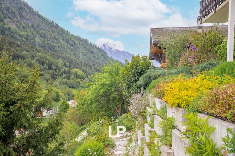 Chalet Castanea is a 5-bedroom chalet in the heart of Mörel-Filet's green nature. (23)