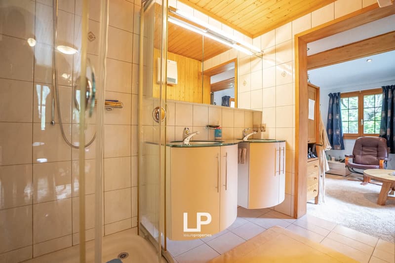 Chalet Castanea is a 5-bedroom chalet in the heart of Mörel-Filet's green nature. (11)