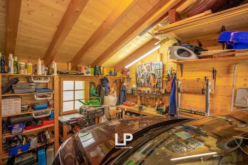 Chalet Castanea is a 5-bedroom chalet in the heart of Mörel-Filet's green nature. (34)