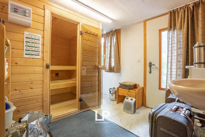 Chalet Castanea is a 5-bedroom chalet in the heart of Mörel-Filet's green nature. (21)