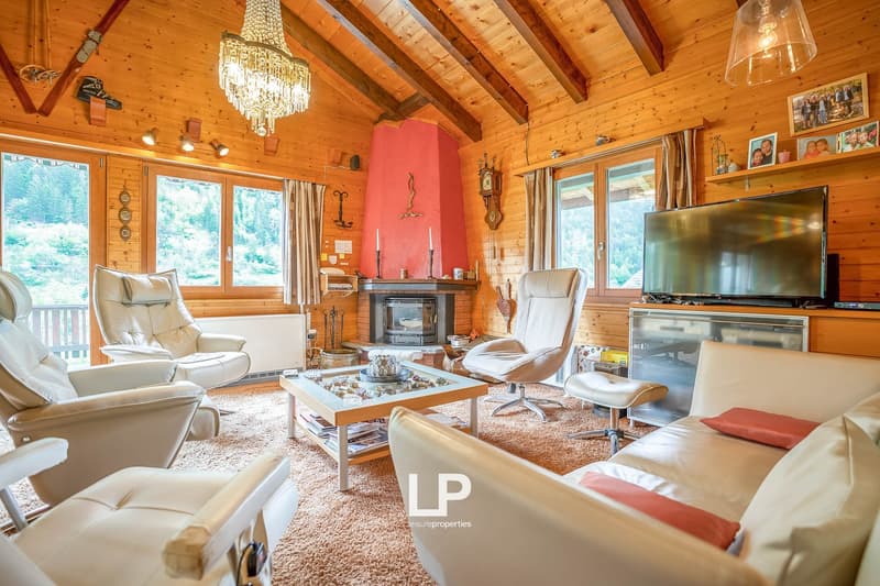 Chalet Castanea is a 5-bedroom chalet in the heart of Mörel-Filet's green nature. (7)