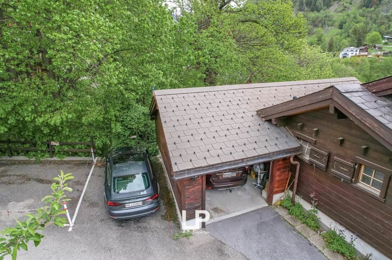 Chalet Castanea is a 5-bedroom chalet in the heart of Mörel-Filet's green nature. (3)