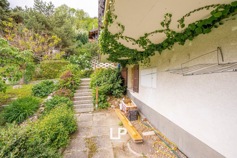 Chalet Castanea is a 5-bedroom chalet in the heart of Mörel-Filet's green nature. (30)