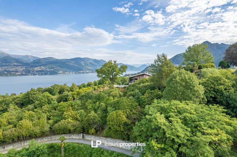 Villa avec vue panoramique à 180° sur le lac Majeur à Laveno (4)