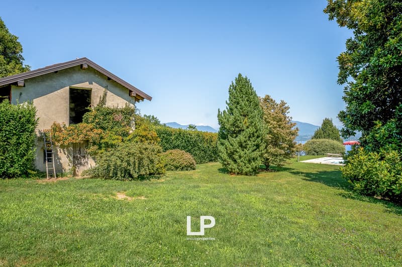 country style house, surrounded by lush greenery, detached house, swimming pool