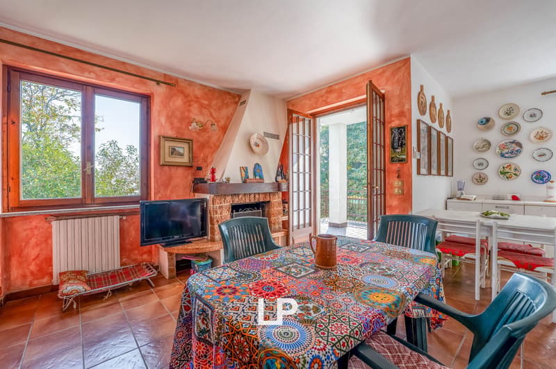 Detached property with lake view, surrounded by plenty of greenery in Massino Visconti (31)